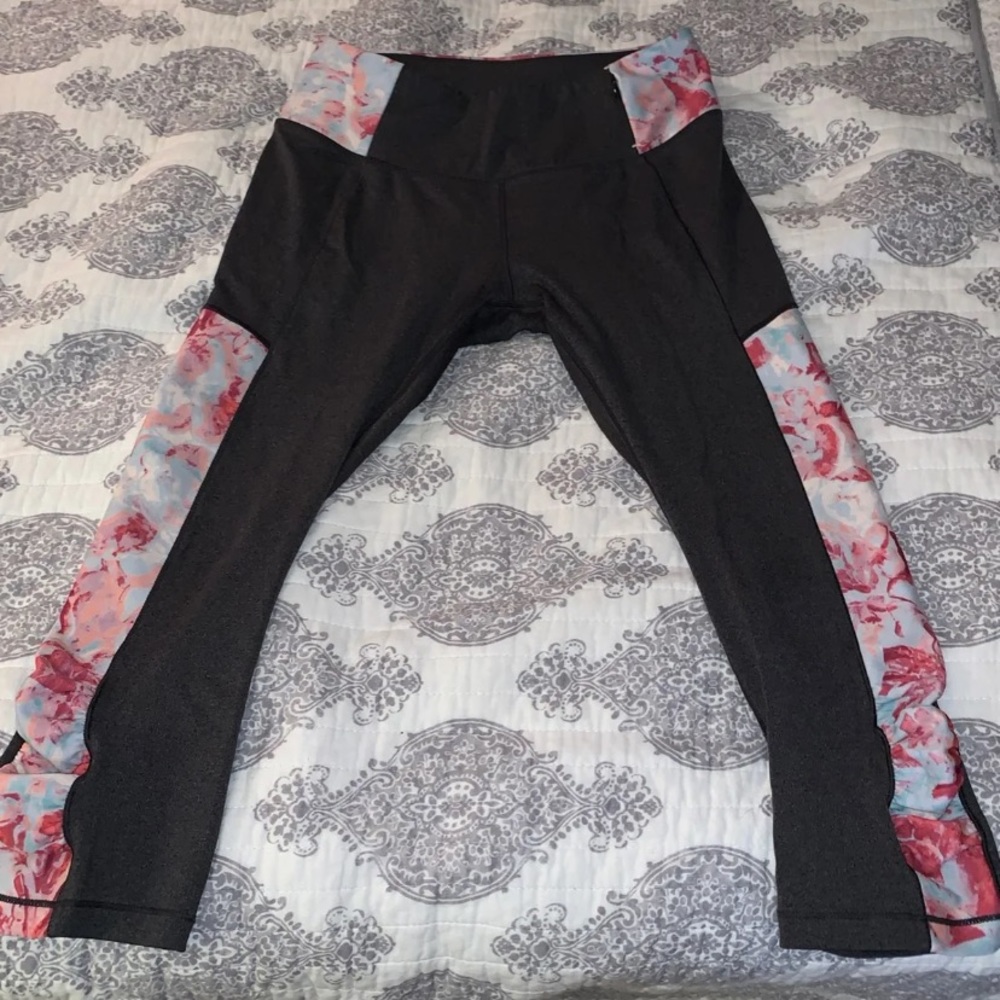 Calia by Carrie Underwood Workout Capri